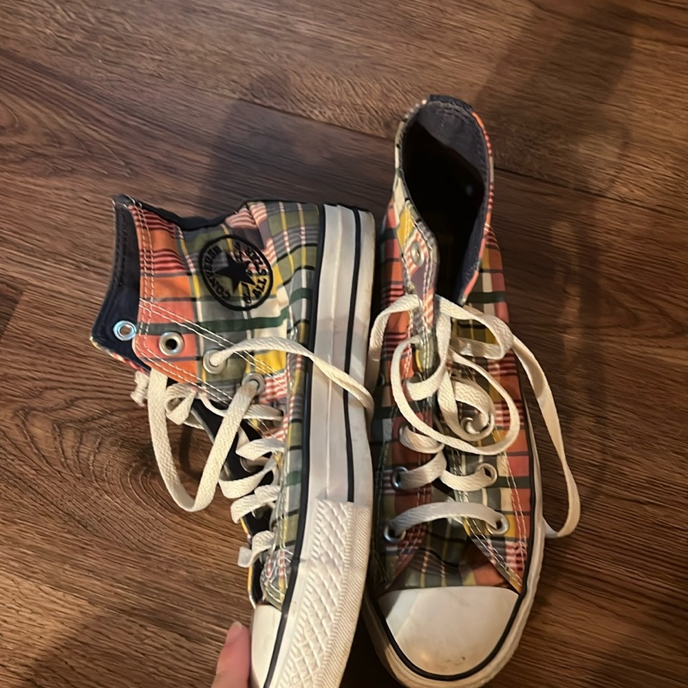 Women’s plaid converse